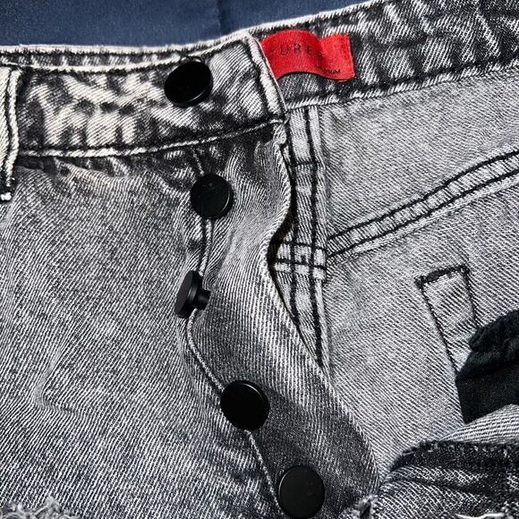 Signature 8 black acid wash distressed denim shorts high waist 5 button size M p - Picture 3 of 5